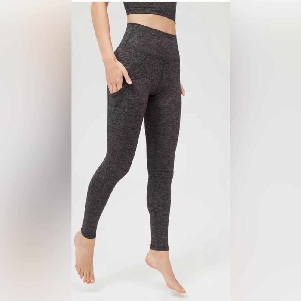 EUC AERIE offline Pocket Leggings -‎ M